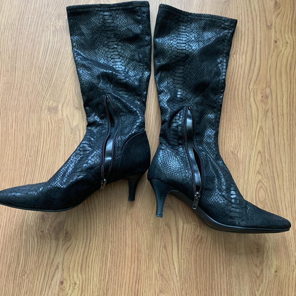 Boots - Picture 2 of 3